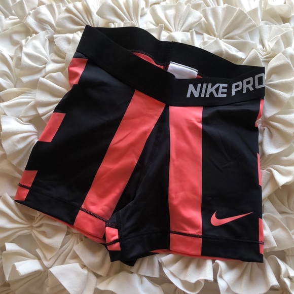 Nike Pants - NWT Nike Pro Shorts